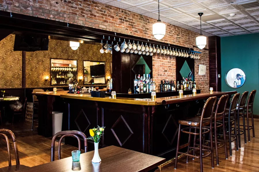 the_dutch_ale_house_interior_1.jpg