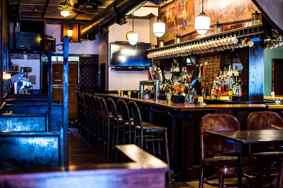 the_dutch_ale_house_interior_2.jpg