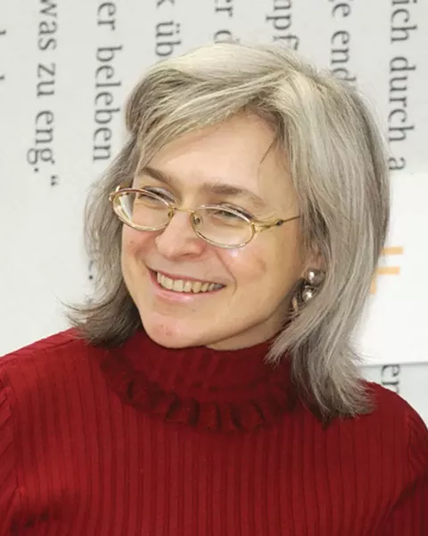 anna_politkovskaja_credit-blaues-sofa.jpg