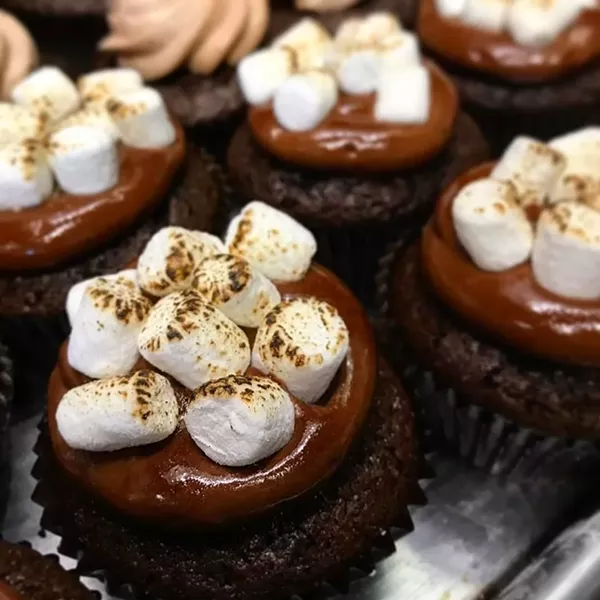 Moxie's Campfire Song (S'mores) cupcakes