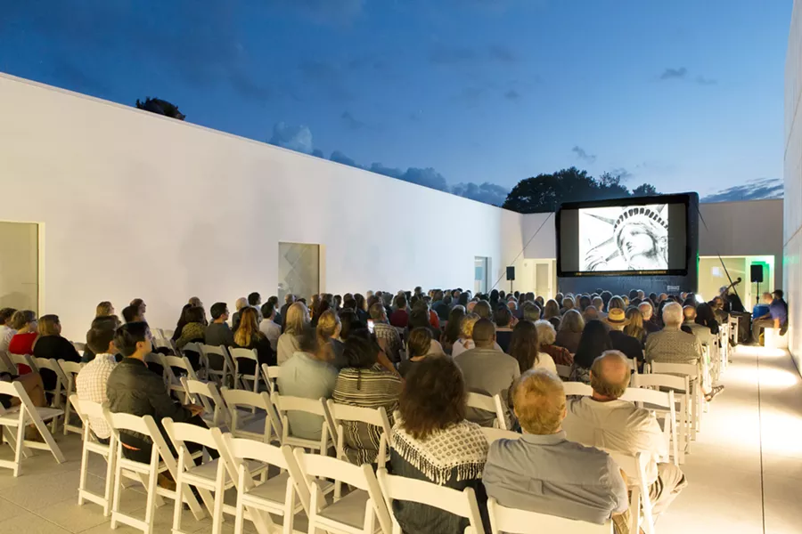 20170915_magazzino_outdoor_movies_cinema_in_piazza.jpg