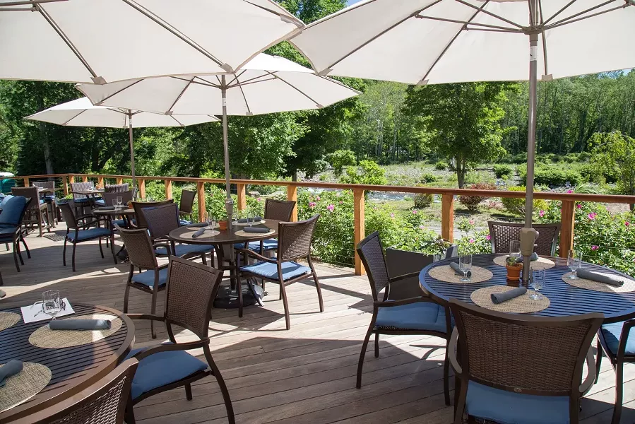woodnotes_grill_emerson_deck.jpg