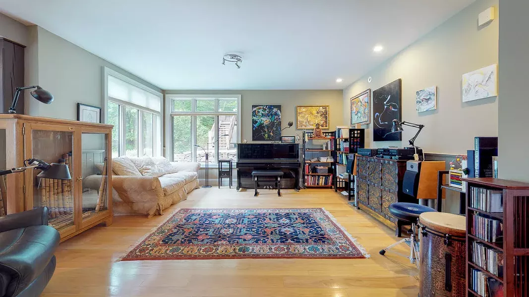PHOTOS COURTESY OF HUDSON VIRTUAL TOURS LLC.