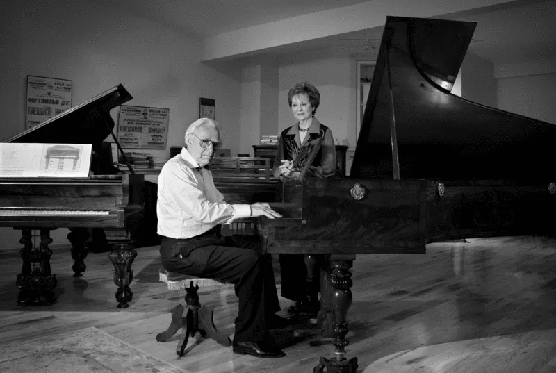 Vladimir Pleshakov and wife Elena Winther at Piano Performance Museum Vladimir Pleshakov and wife Elena Winther at Piano Performance Museum