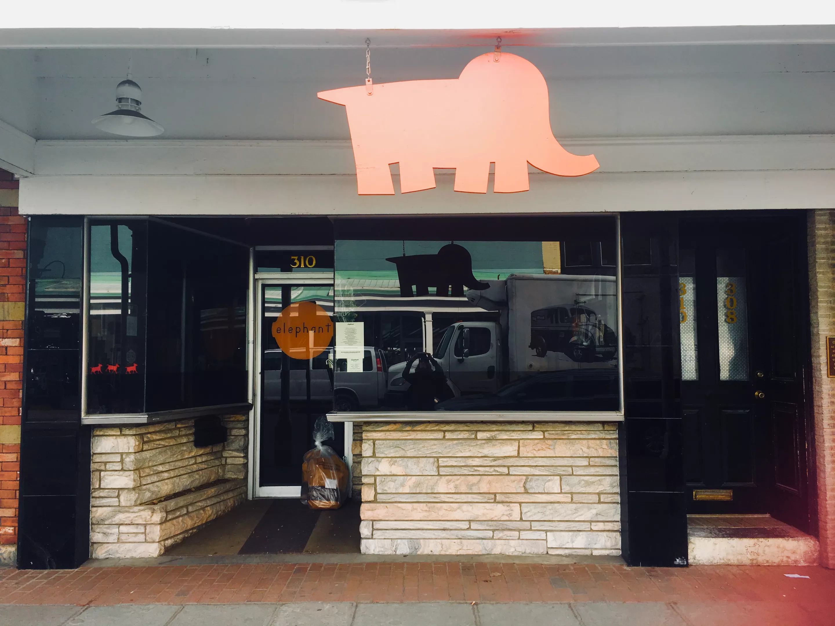 Breaking News Elephant To Close Saay March 24