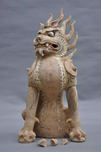 Zhenmushou (Tomb Guardian Beast), Tang dynasty (618-907 CE), painted and gilt earthenware, 65.7 × 30 cm, unearthed 2009, Tomb M2, Fujiagou Village, Lingtai County, Gansu Province, Lingtai County Museum, Pingliang.