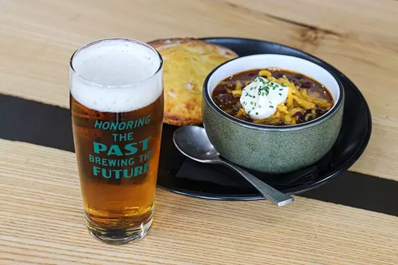 „Panzer Festbier“ su čili ir kukurūzų duona iš „Chili Fest“ kasetinio alaus darymo rėmėjo – NUOTRAUKA: KASETĖS ALAUS TIEKIMAS