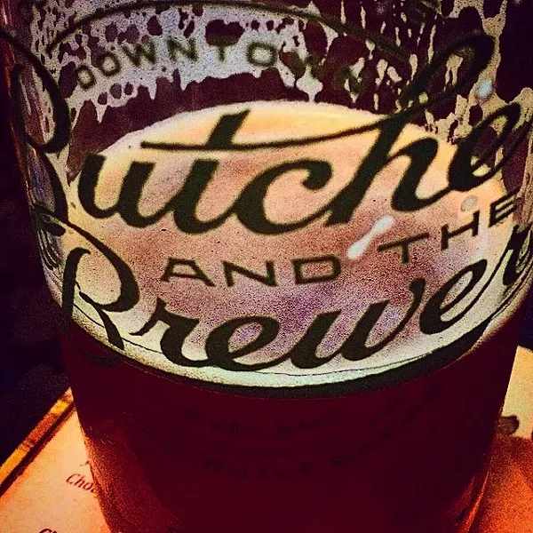 19 Pubs, Wine, and Martini Bars in Cleveland You Should Drink and Eat