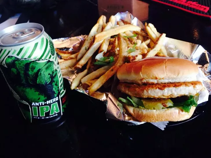 19 Pubs, Wine, and Martini Bars in Cleveland You Should Drink and Eat