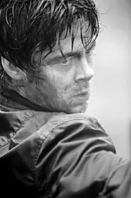 Benicio Del Toro as Hallam: Could Tommy Lee kick - his ass?