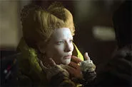 Cate Blanchett, going for that Bride-of-Frankenstein look.