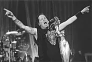 Korn's Jonathan Davis pulled out all the stops at - Ozzfest last Tuesday. - WALTER NOVAK
