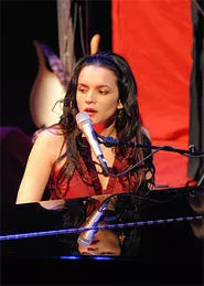 Norah Jones at the State Theatre. - WANDA SANTOS-BRAY
