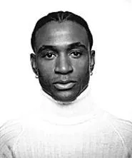 Tommy Davidson makes fun of Dionne Warwick at the Improv.