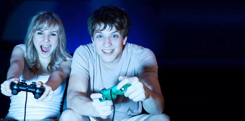 8 Dating Sites for Gamers, Nerds, and Geeks: Level Up with Love