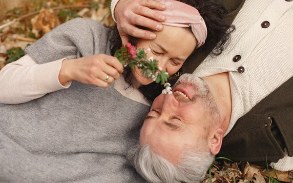 10 Best Senior Dating Sites That Older People Can Use for Free