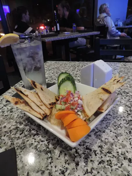The Hummus and Veggie Pita Plate. Photo by Cheryl Baisden Solis