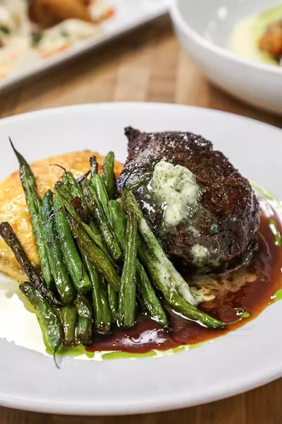 The Filet with green beans and gratin potato.