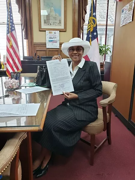 Thomas officially qualifying for her candidacy