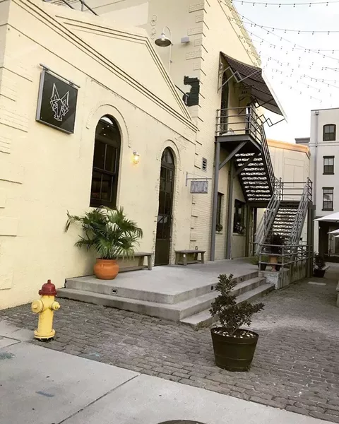 el_coyote_exterior.jpg
