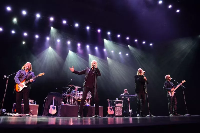 band_page-threedognight.jpg