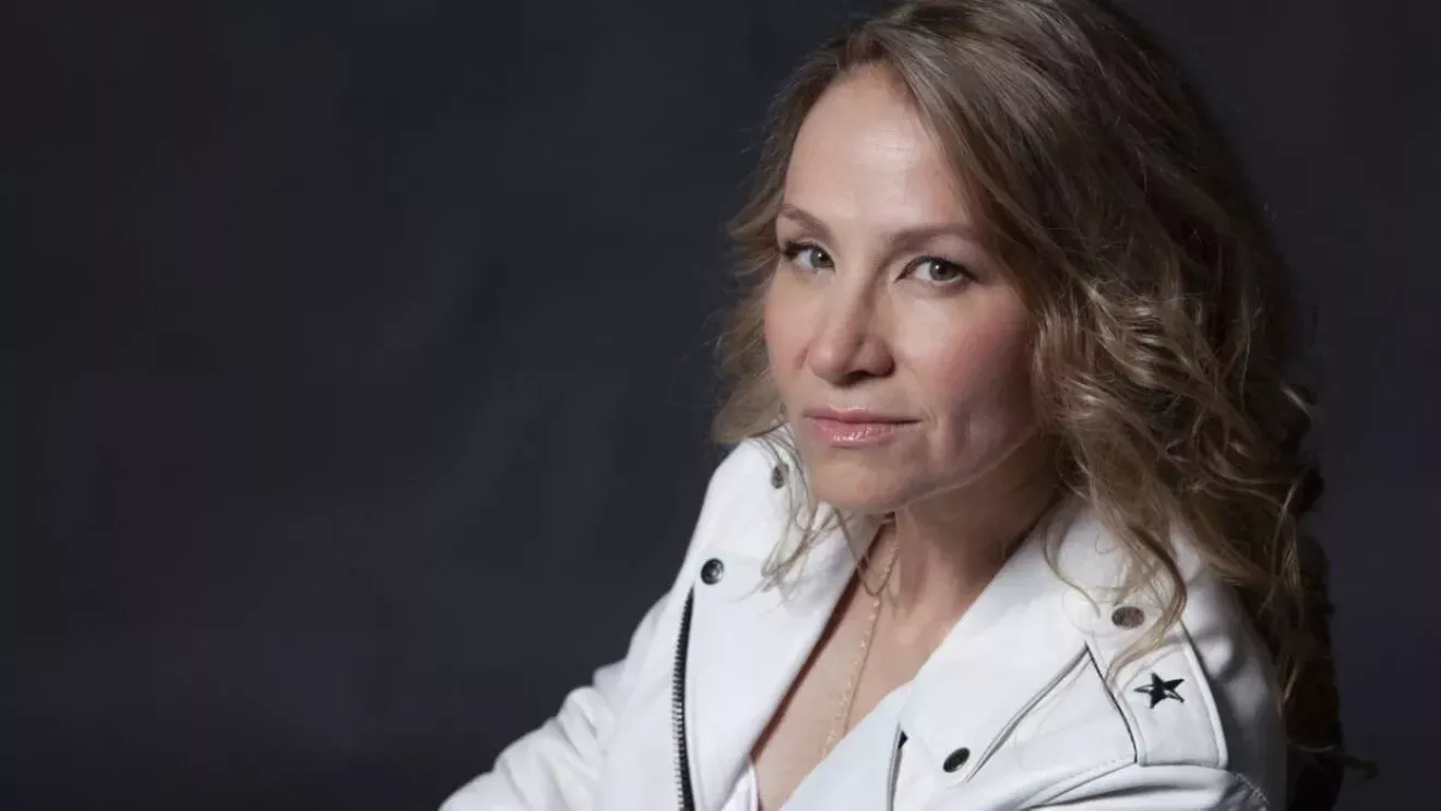 Singer-songwriter Joan Osborne is just like "One of us" | Interview | Savannah News, Events, Restaurants, Music - Vimarsana News