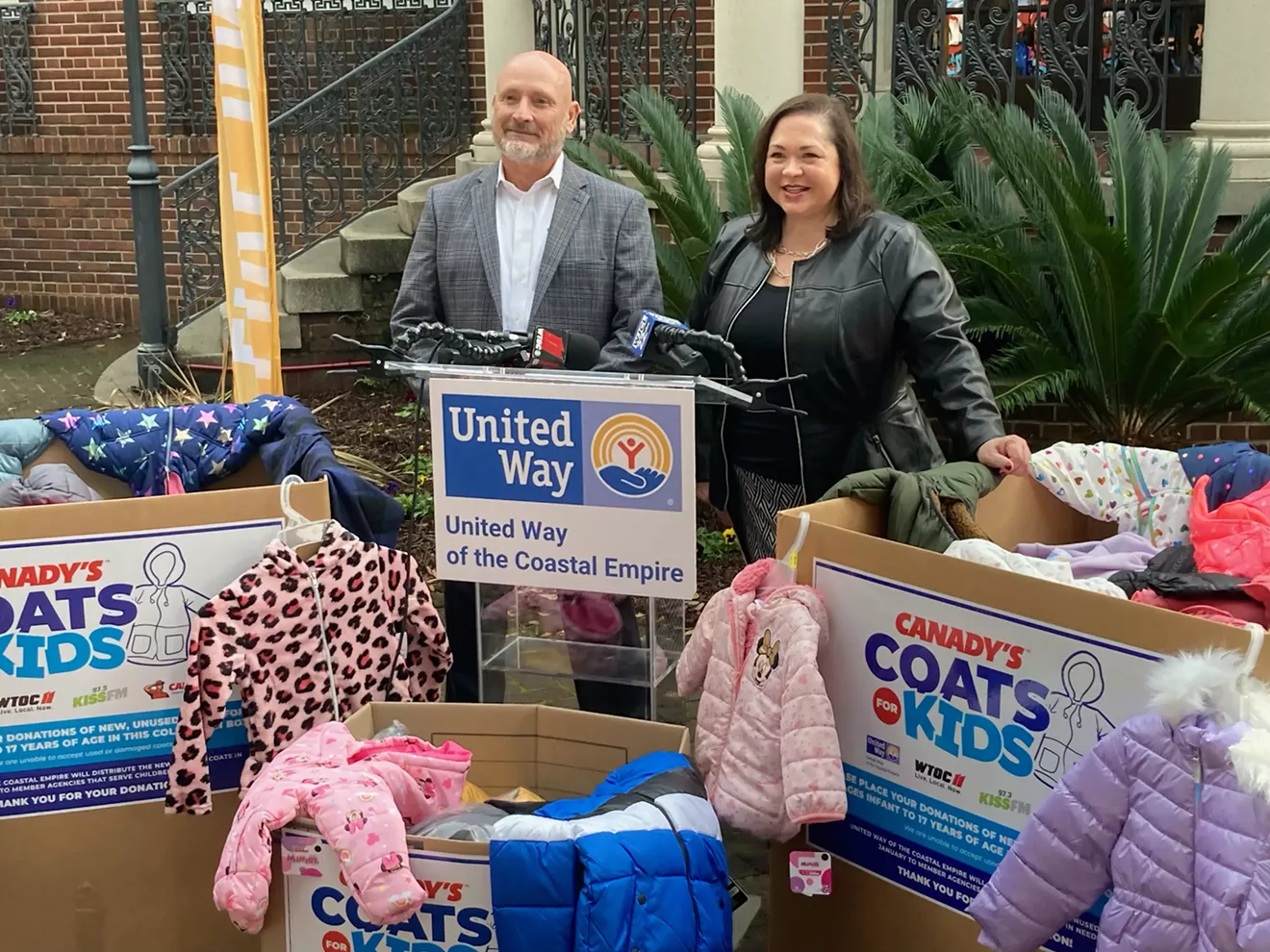 United Way gets 1,000 coats as part of annual Canady's Coats for Kids Campaign - Vimarsana News