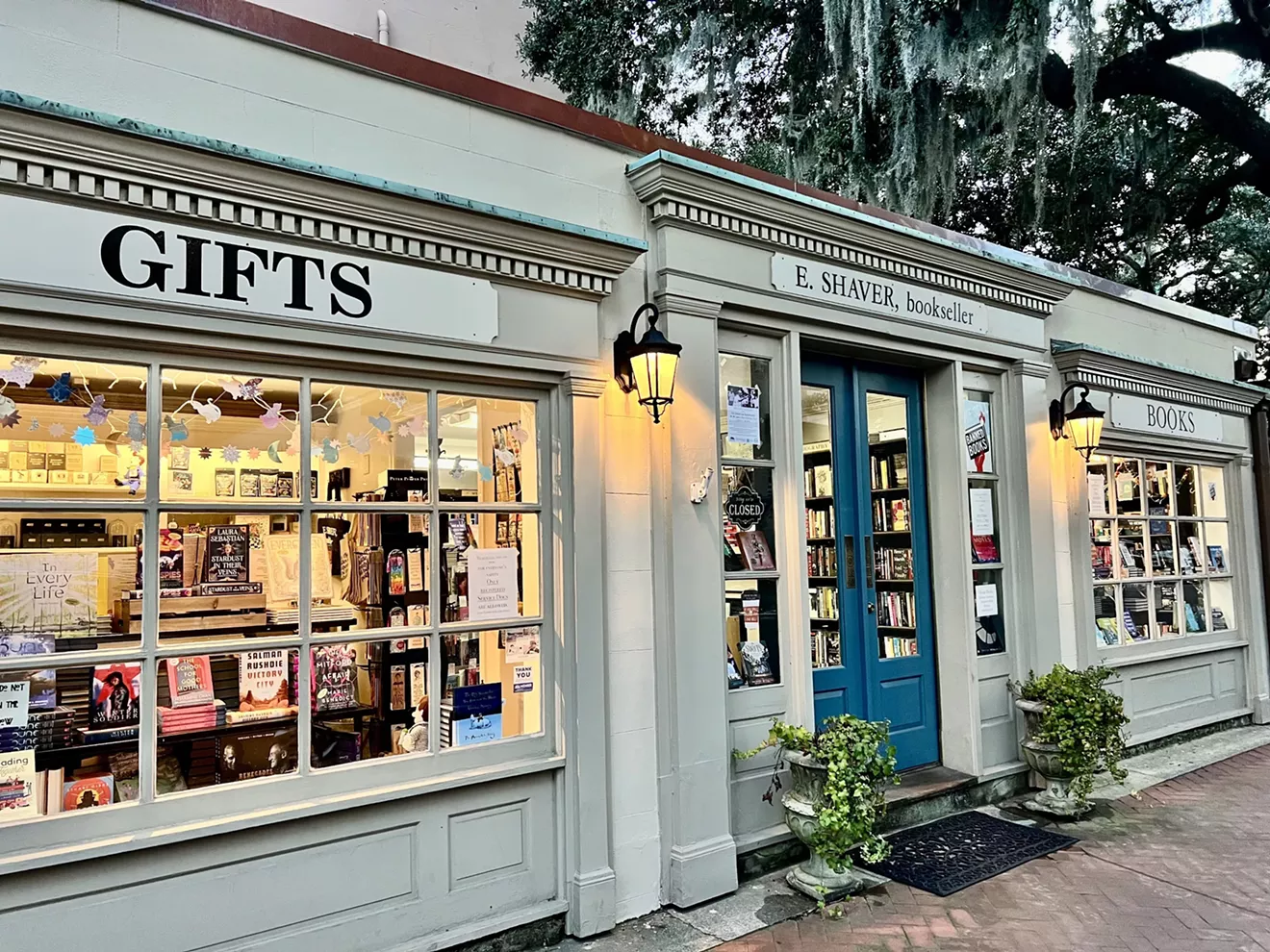 WHAT ARE WE READING? Books of the Week - Vimarsana News
