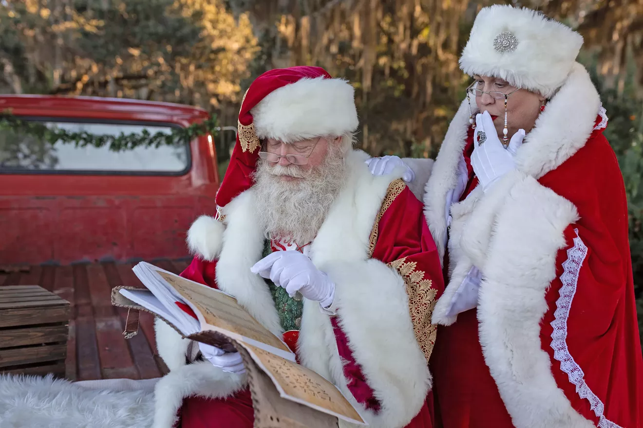 COMING TO TOWN: Santa and Mrs. Claus Prepare for the Magic of the Season - Vimarsana News