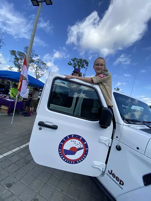 Step One Auto’s Honors Coastal Pet Rescue with Local Hero Award at We Jeep Together  Event