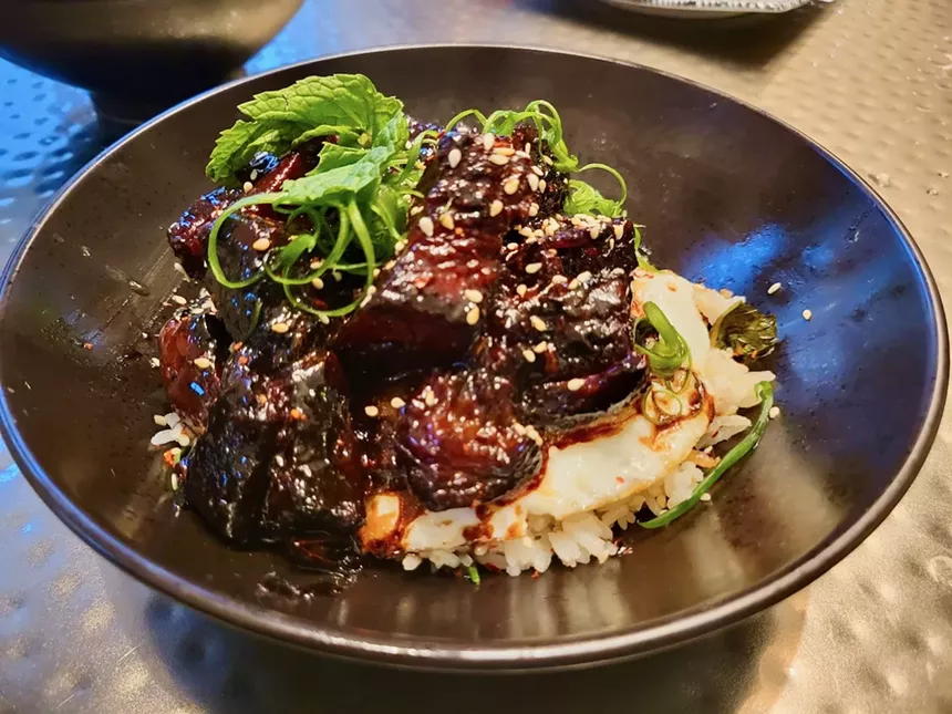 Red cooked pork belly made with lemongrass - EMAYNE