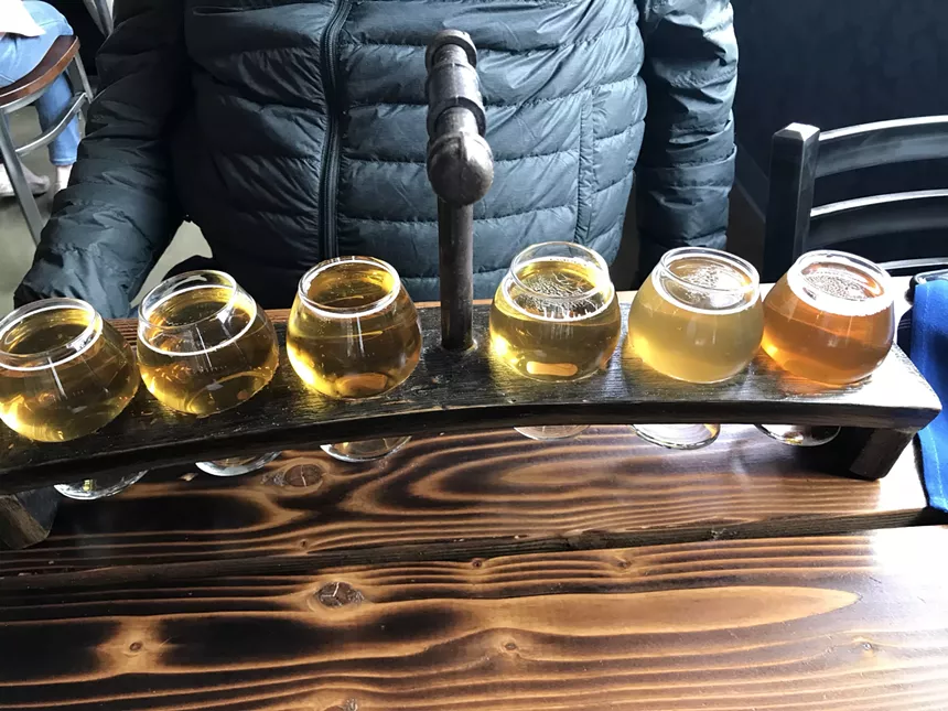Ein Flug bei Steam Theory Brewing - KELLY DEARMORE
