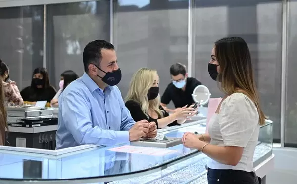 Arik Brothers Happy Jewelers (ascend 6)