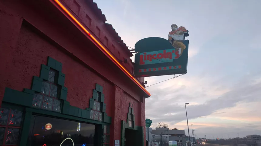 Lincoln's Roadhouse offers more than it looks. - JUSTIN CRIADO