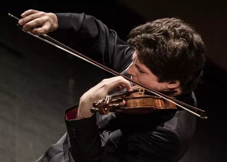 Augustin Hadelich rejoint le Houston Symphony pour un week-end de concerts.  - PHOTO DE LUCA VALENTINA