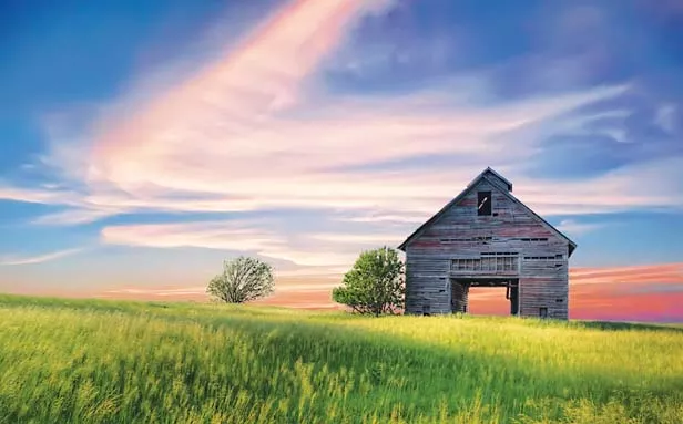 Images of Illinois Best in Show, “Prairie Barn,” a photograph by RT McDonald of Springfield, taken near Dwight. McDonald spied the barn several times from I-55 before finally having time to stop to capture this stunning mixture of