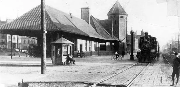 Springfield’s Third Street railroad station, now the Amtrak station, in 1907. At that time there were two sets of tracks. - PHOTO COURTESY SANGAMON VALLEY COLLECTION, LINCOLN LIBRARY