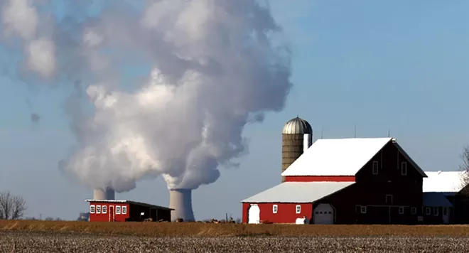 Exelon says that it will close the Byron Nuclear Generating Station near Rockford, pictured, and another in Grundy County unless Illinois lawmakers grant subsidies. - CREDIT: CHUCK BERMAN/TNS