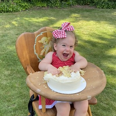 Celebrating our granddaughter’s 1st birthday with a smash cake made by “My Chef Steph” 
She loved digging into it!