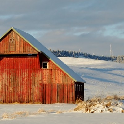 Came across this old barn near Moscow, Id. close to sunset and took this shot of it.
    
    By Jerry Cunnington, 12/26/2016.