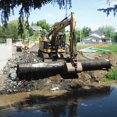 The plastic pipe that diverted most of the Paradise Creek water while construction of the new bridge on 6th Street in Moscow wraps up, was removed on May 31, 2023.  A normal flow of creek water now runs under the new bridge where a cofferdam existed.  The bridge is located near the new Mountain View Road and 6th Street roundabout.