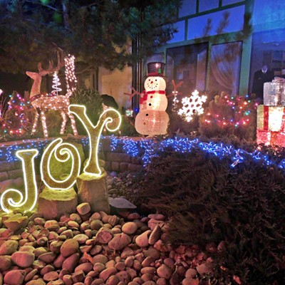 This photo of a Christmas display in Downtown Pomeroy Historic District was taken by Leif Hoffmann (Clarkston, WA) on November 25, 2018 when returning from visiting friends in Oregon.