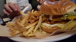 Foodie's Diary: Lewiston Orchards eatery has a bead on a good burger