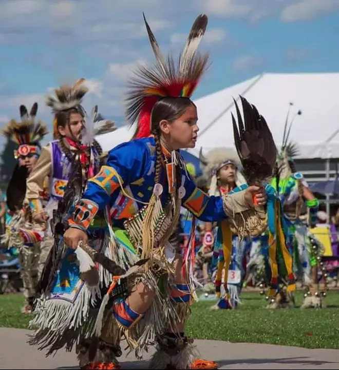 Dancing in the New Year: Tour offers introduction to pow wow celebration