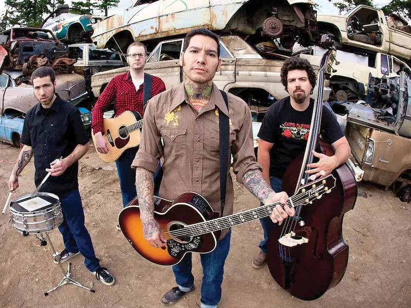 Mike Herrera (center): a countrified punk.