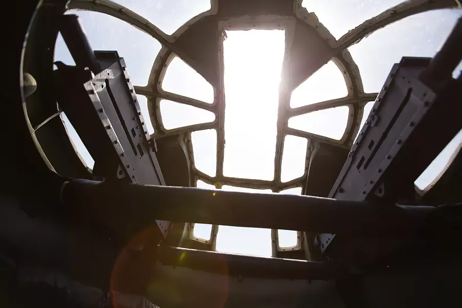 The top gun turret. - YOUNG KWAK