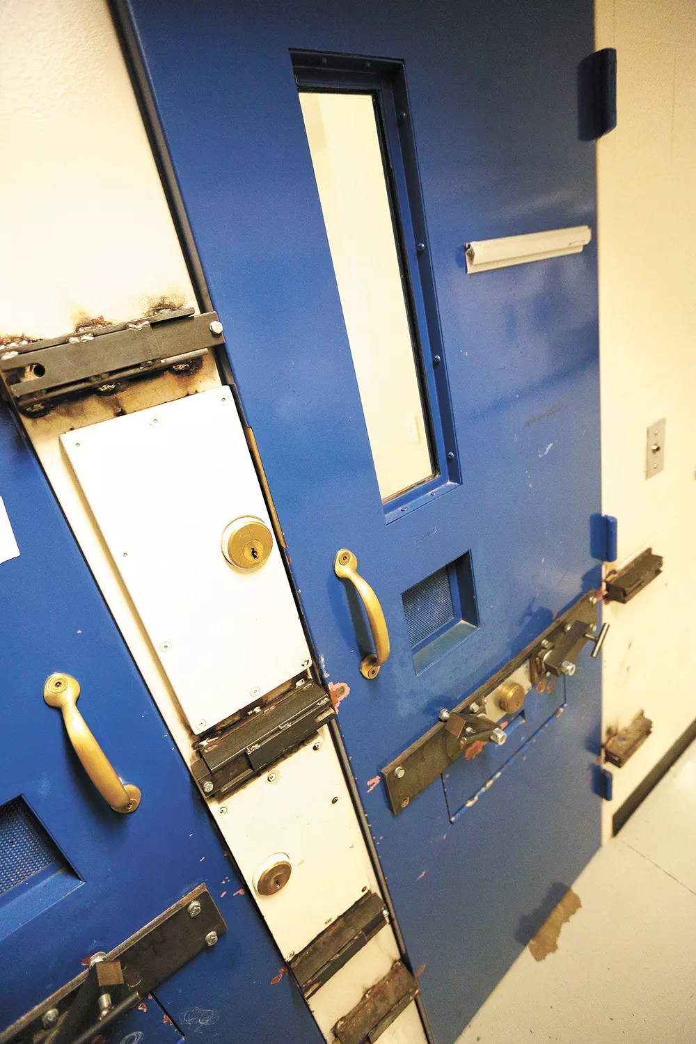 Patrick Flynn, apparently suffering from drug withdrawl, hung himself with a bedsheet in the county jail. - YOUNG KWAK