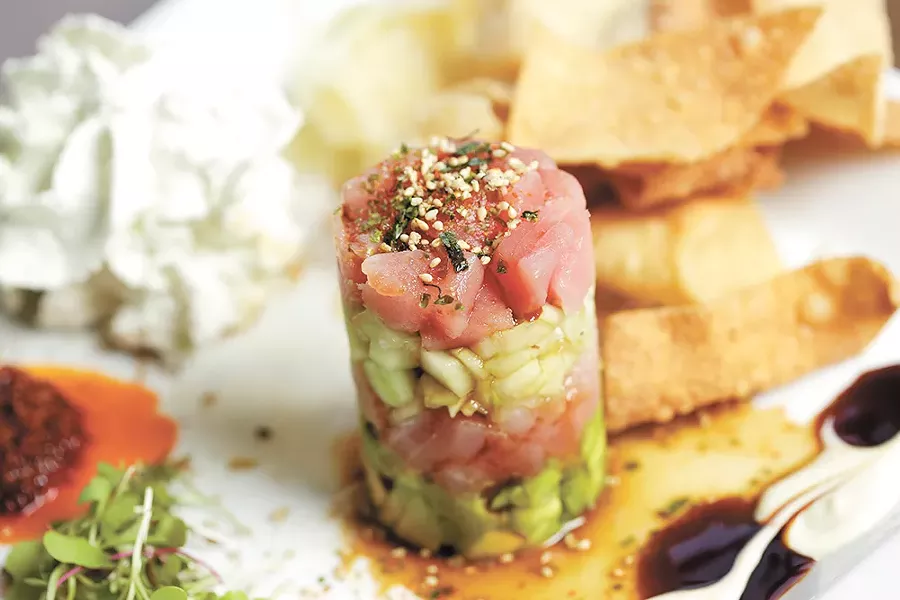 Ahi poké tuna - YOUNG KWAK