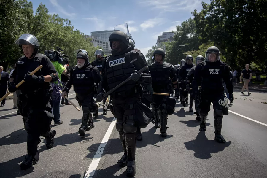 Police officers at Boston Common for a right-wing libertarian group’s “Freedom of Speech” rally, Aug. 19, 2017. Dueling demonstrations in Boston, along with rallies expected over the weekend in other cities, come a week after violence broke out in Charlottesville, Va., and as a national debate was unfolding over questions of race, violence and the fate of Confederate symbols. - HILARY SWIFT/THE NEW YORK TIMES