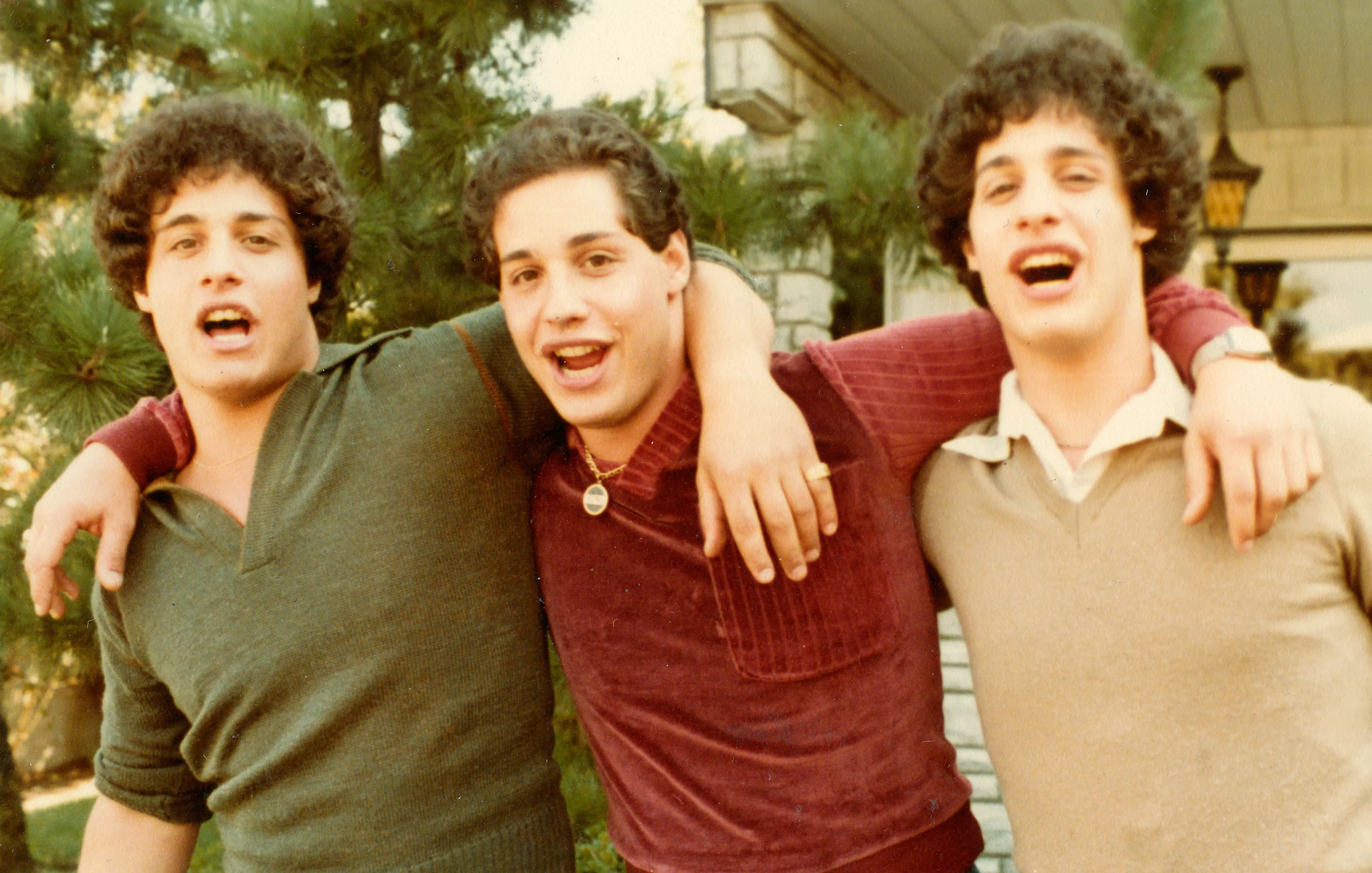 three identical strangers tells of triplets separated at birth and